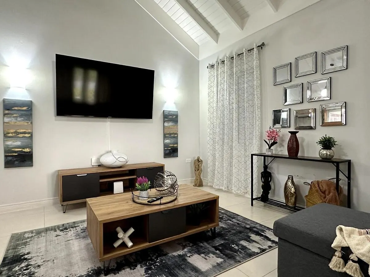 The Sunshine 3 Bedroom Villa With Pool & Gym Richmond 0*,  牙买加
