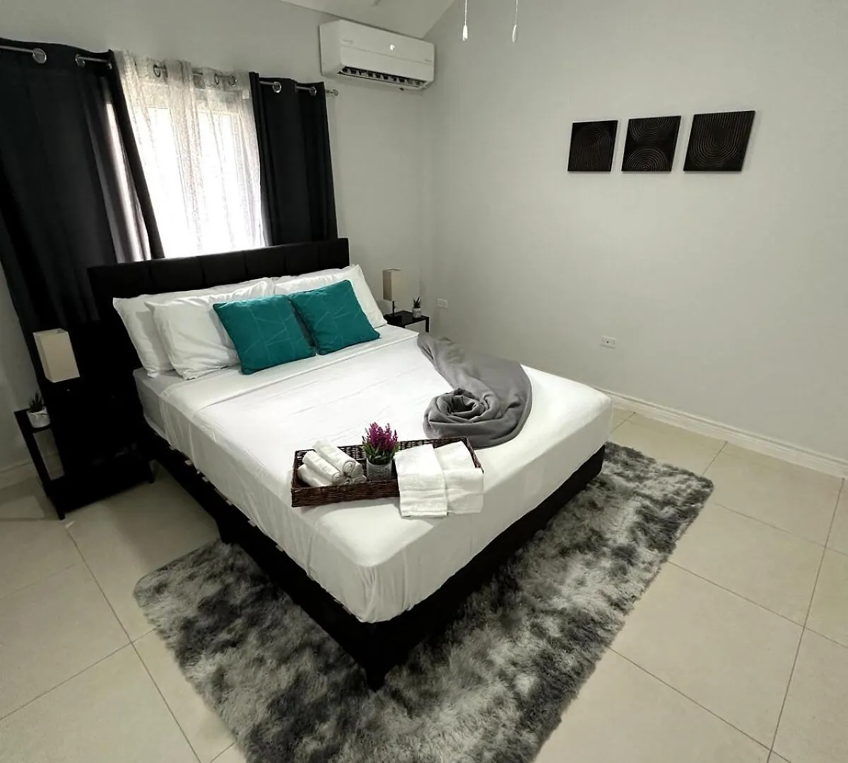 The Sunshine 3 Bedroom Villa With Pool & Gym Richmond