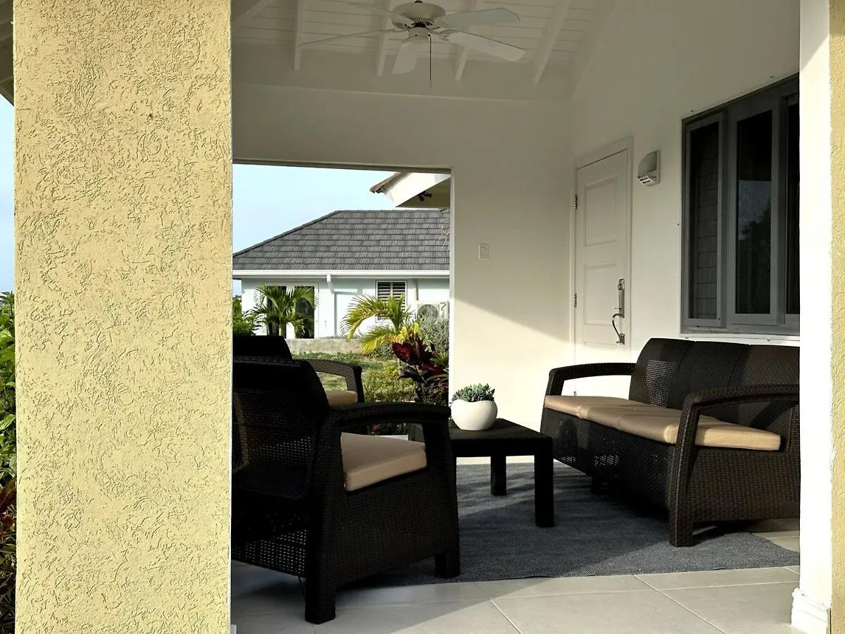 The Sunshine 3 Bedroom Villa With Pool & Gym Richmond 牙买加