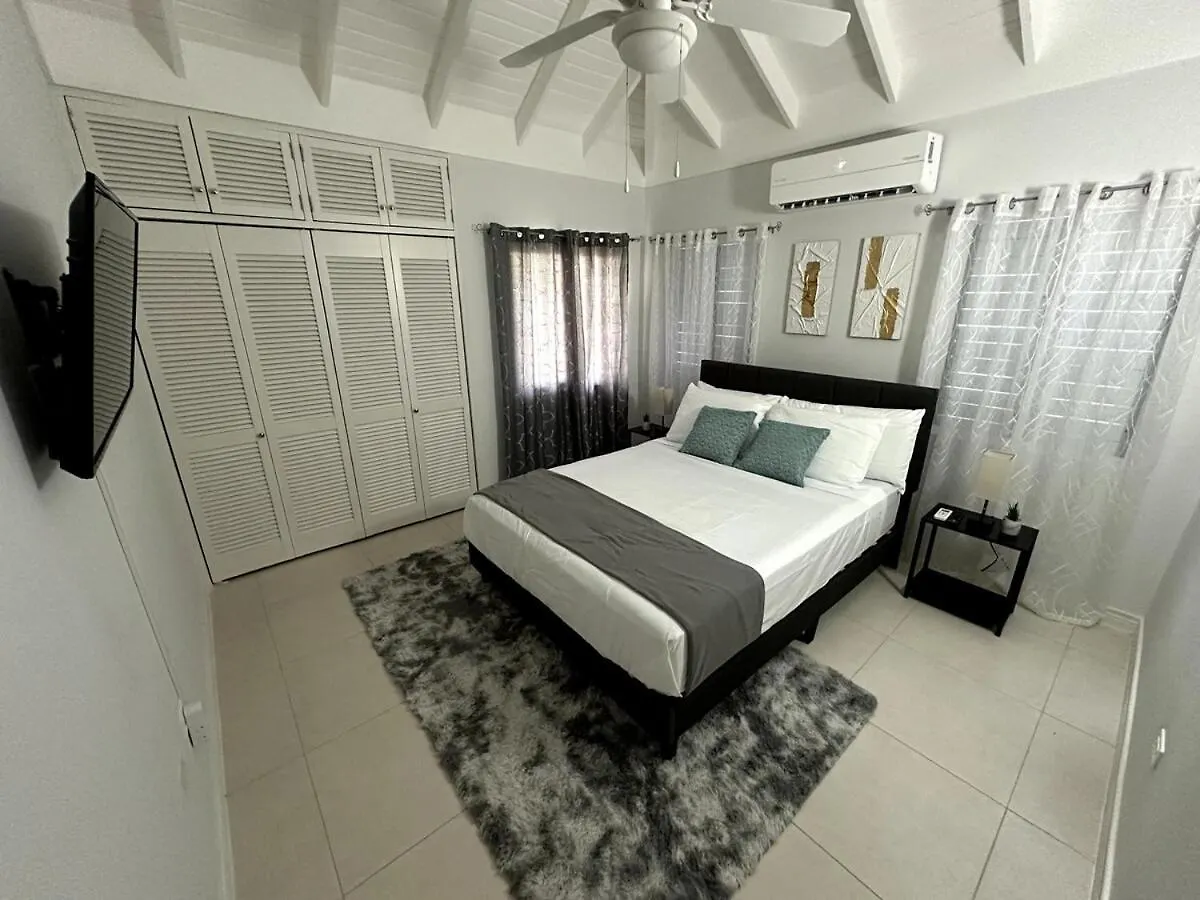 The Sunshine 3 Bedroom Villa With Pool & Gym Richmond