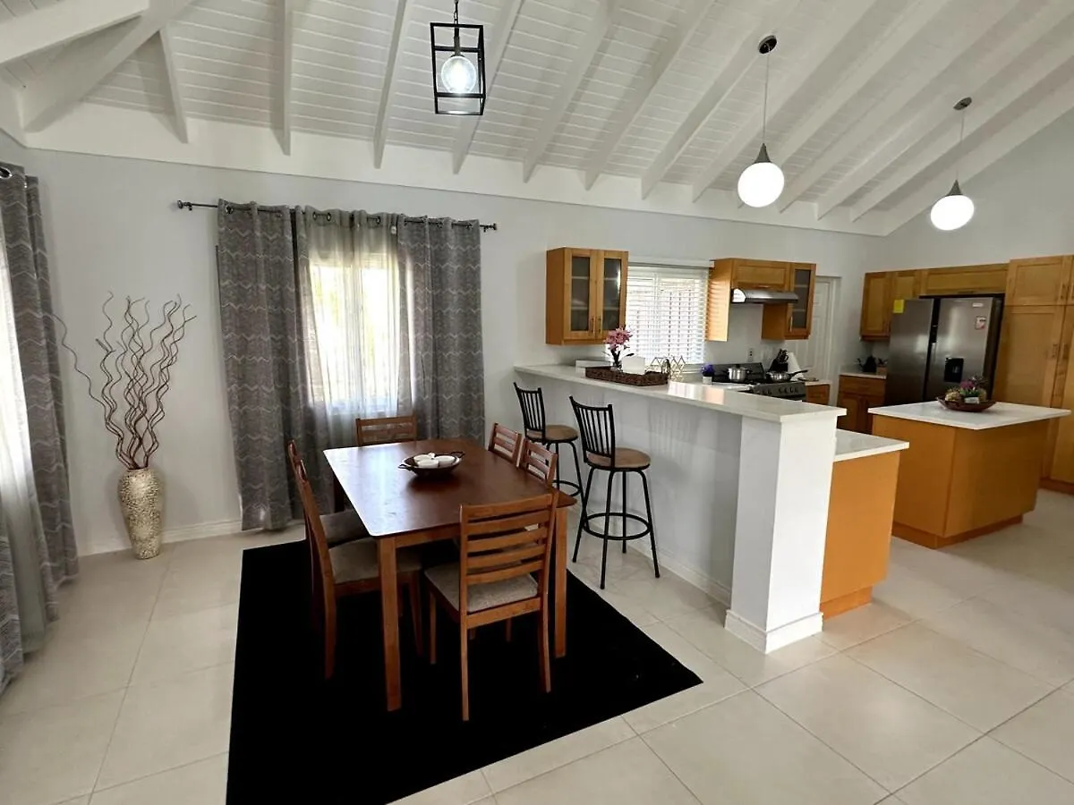 The Sunshine 3 Bedroom Villa With Pool & Gym Richmond