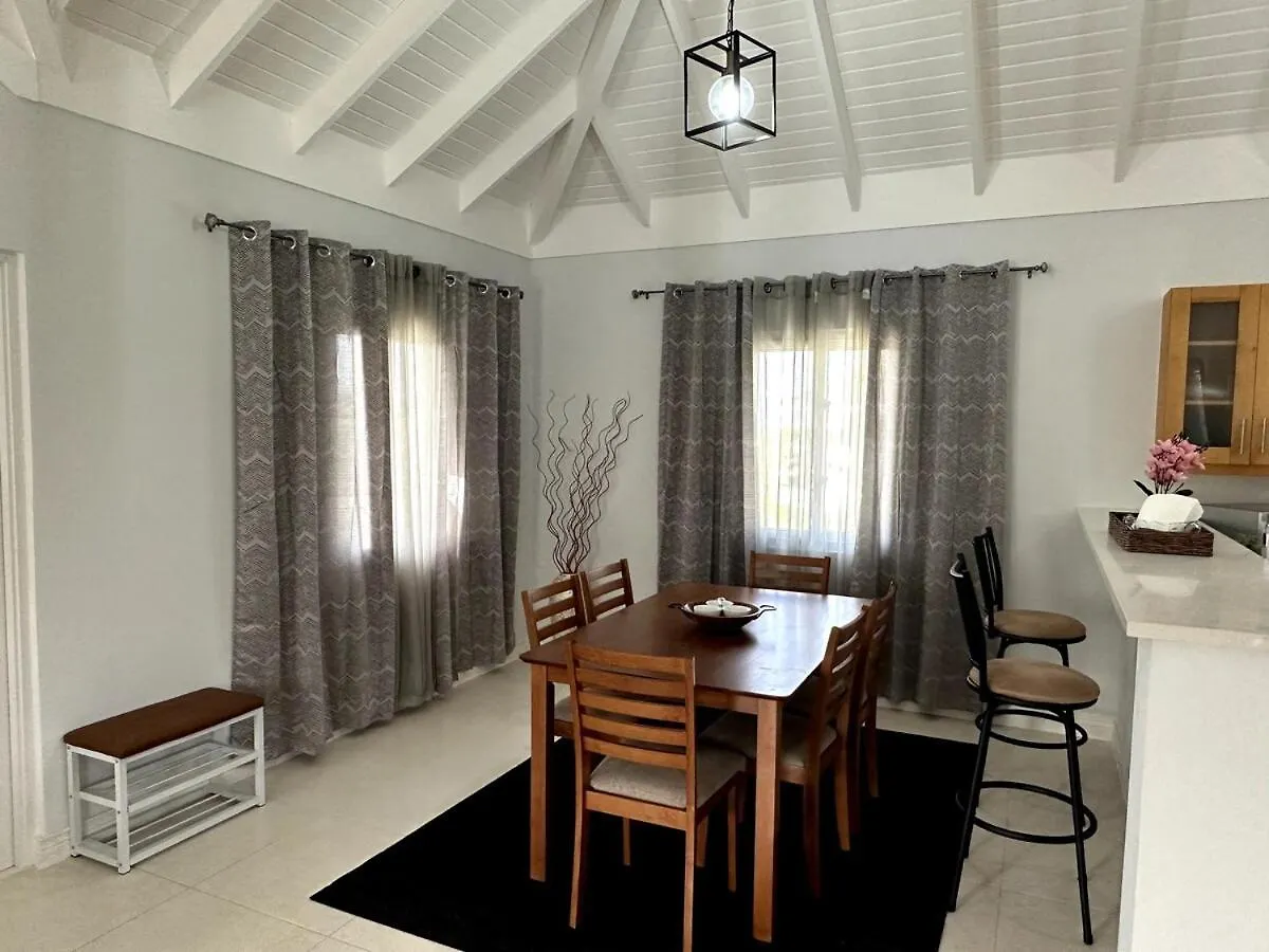 The Sunshine 3 Bedroom Villa With Pool & Gym Richmond
